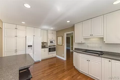 Kitchen - 159 Spring Oaks Dr, Ballwin, MO 63011 photo 5 of 5