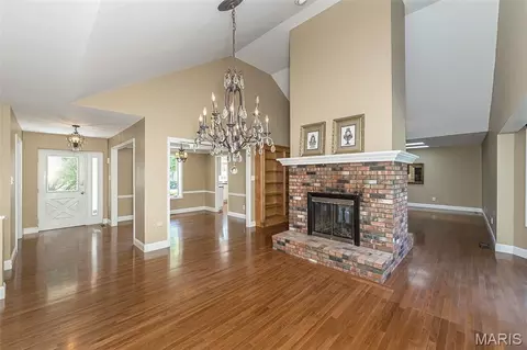 Living - 159 Spring Oaks Dr, Ballwin, MO 63011 photo 6 of 7