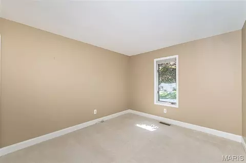 Bedroom - 159 Spring Oaks Dr, Ballwin, MO 63011 photo 4 of 5