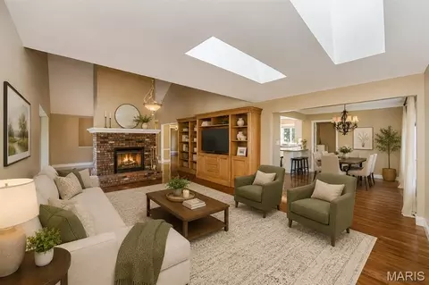Living - 159 Spring Oaks Dr, Ballwin, MO 63011 photo 3 of 5