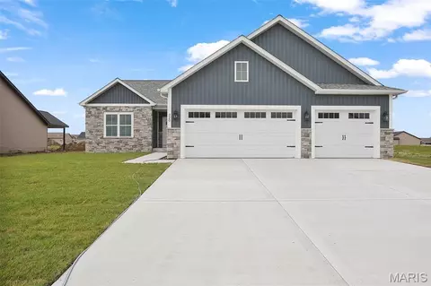 320 Rumsfeld Dr, Troy, IL 62294