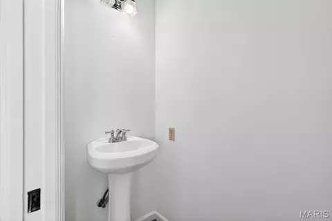 Bath - 398 Round Tower Dr, Cottleville, MO 63304 photo 5 of 5