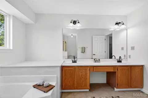 Bath - 398 Round Tower Dr, Cottleville, MO 63304 photo 4 of 5