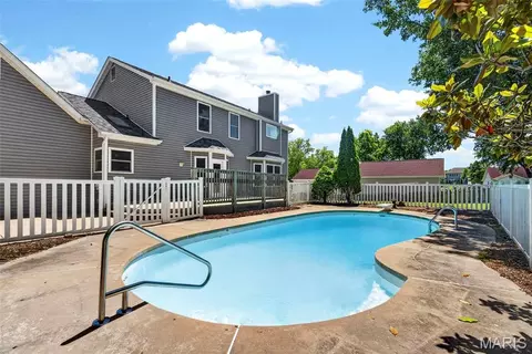 Exterior - 398 Round Tower Dr, Cottleville, MO 63304 photo 2 of 9