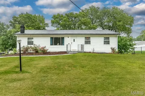 1826 Elm Tree St, Saint Peters, MO 63376