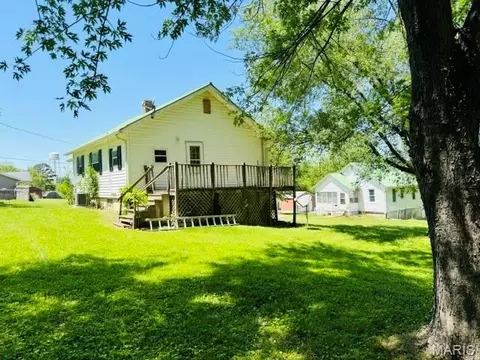 414 Howard St, Jackson, MO 63755 photo 2