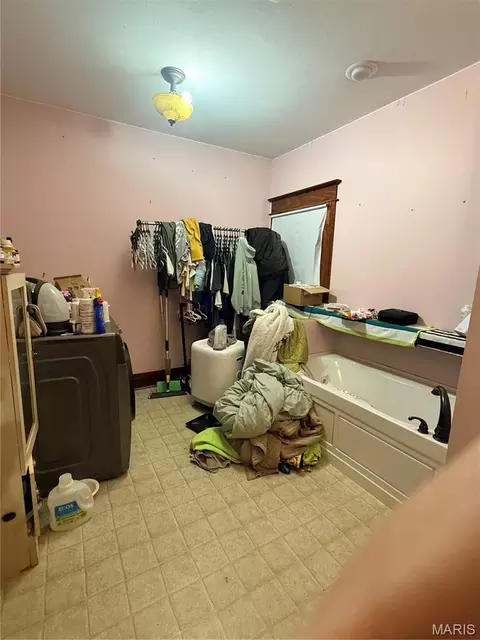Other - 607 Springfield Rd, Gillespie, IL 62033 photo 5 of 10
