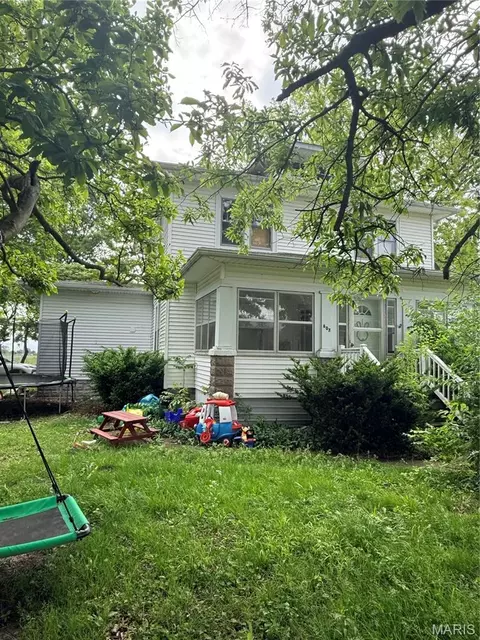 607 Springfield Rd, Gillespie, IL 62033