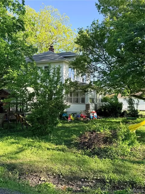 607 Springfield Rd, Gillespie, IL 62033 photo 3
