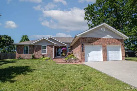 1017 Daytona Dr, Lebanon, MO 65536