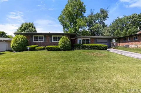 10147 Maebern Ter, Crestwood, MO 63126