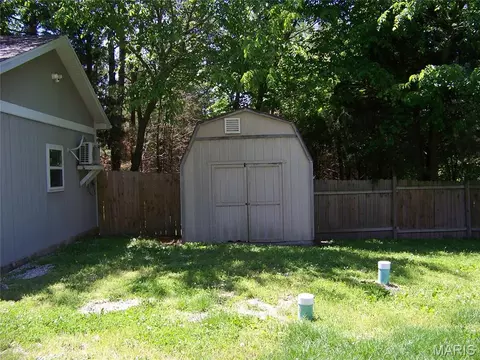 Exterior - 16355 Walnut Rd, Plato, MO 65552 photo 6 of 14