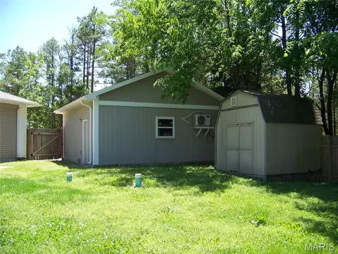 Exterior - 16355 Walnut Rd, Plato, MO 65552 photo 11 of 14