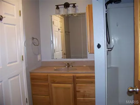 Bath - 16355 Walnut Rd, Plato, MO 65552 photo 3 of 4