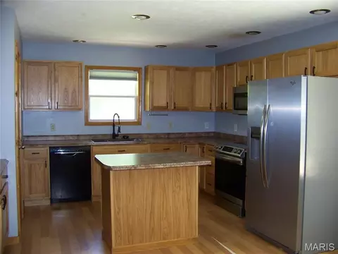Kitchen - 16355 Walnut Rd, Plato, MO 65552 photo 2 of 5