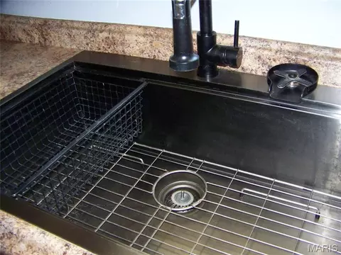 Kitchen - 16355 Walnut Rd, Plato, MO 65552 photo 4 of 5