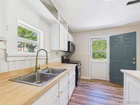 Kitchen - 21700 Highway Y, Saint Robert, MO 65584 photo 6 of 11