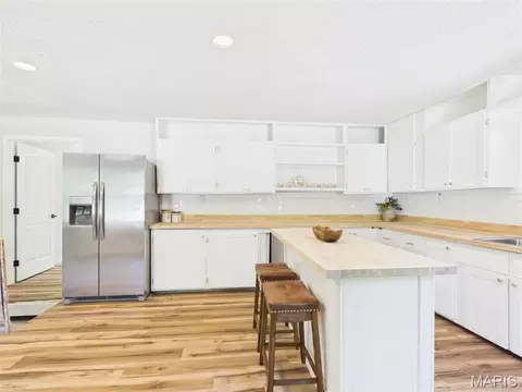 Kitchen - 21700 Highway Y, Saint Robert, MO 65584 photo 1 of 11
