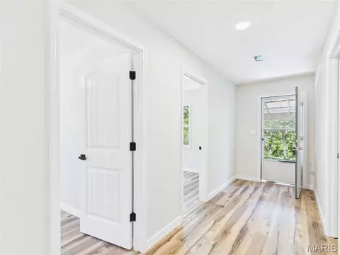 Entry Way - 21700 Highway Y, Saint Robert, MO 65584 photo 7 of 10