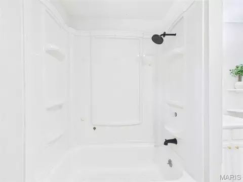Bath - 21700 Highway Y, Saint Robert, MO 65584 photo 5 of 6