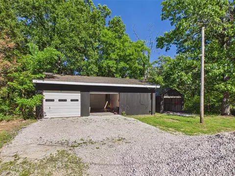 Exterior - 21700 Highway Y, Saint Robert, MO 65584 photo 8 of 16