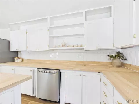 Kitchen - 21700 Highway Y, Saint Robert, MO 65584 photo 10 of 11