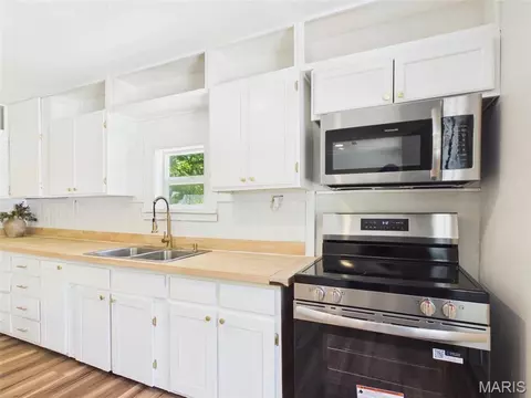 Kitchen - 21700 Highway Y, Saint Robert, MO 65584 photo 7 of 11