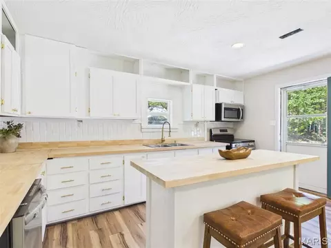 Kitchen - 21700 Highway Y, Saint Robert, MO 65584 photo 5 of 11
