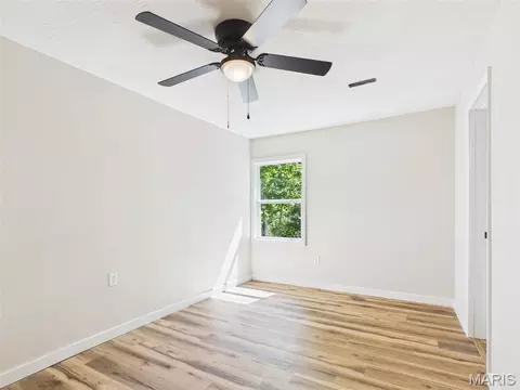 Bedroom - 21700 Highway Y, Saint Robert, MO 65584 photo 2 of 11