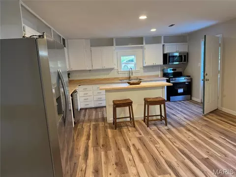 Kitchen - 21700 Highway Y, Saint Robert, MO 65584 photo 1 of 6