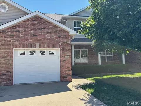 Exterior - 745 Erika St, O'fallon, IL 62269 photo 3 of 5