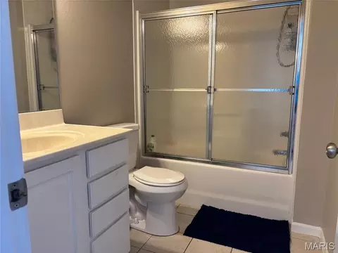 Bath - 745 Erika St, O'fallon, IL 62269 photo 2 of 4