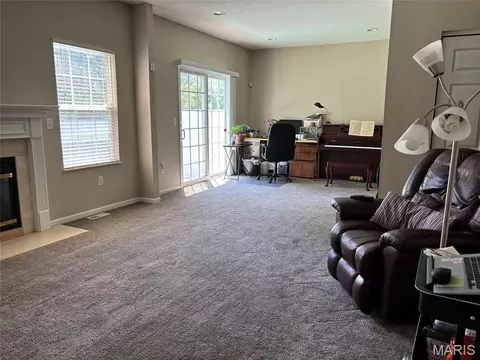 Living - 745 Erika St, O'fallon, IL 62269 photo 3 of 4