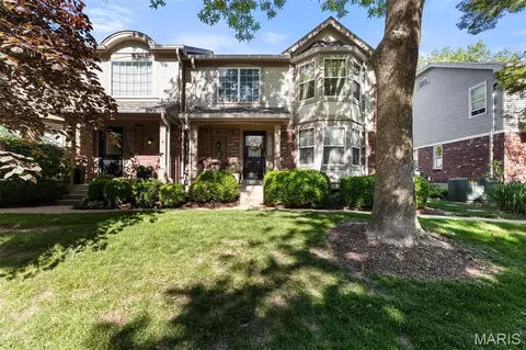 5431 Vicar Ct, Saint Louis, MO 63119