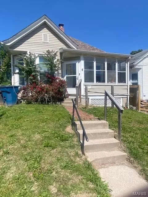 1105 W 9th St, Alton, IL 62002