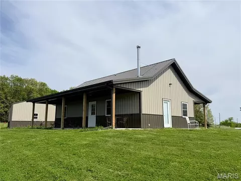 11299 Peacock Rd, Greentop, MO 63546
