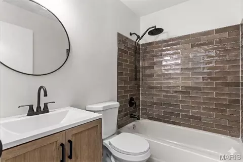 Bath - 16 Saddleback Ct, O'fallon, MO 63368 photo 3 of 3