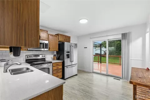 Kitchen - 16 Saddleback Ct, O'fallon, MO 63368 photo 1 of 2