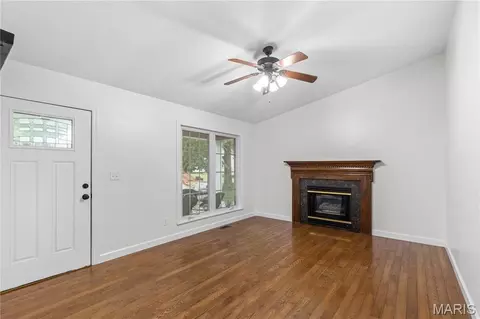 Living - 16 Saddleback Ct, O'fallon, MO 63368 photo 1 of 2