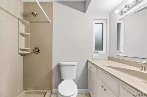 Bath - 16 Saddleback Ct, O'fallon, MO 63368 photo 1 of 3