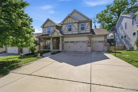 735 Harvest Ln, Olivette, MO 63132