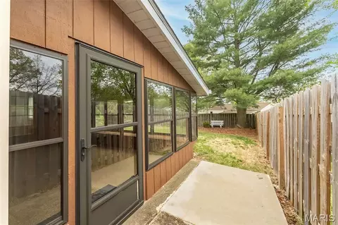Exterior - 716 Reinke Rd, Ballwin, MO 63021 photo 5 of 8