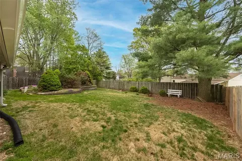 Exterior - 716 Reinke Rd, Ballwin, MO 63021 photo 6 of 8