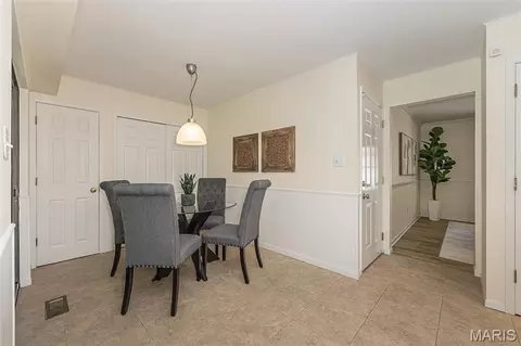 Dining - 716 Reinke Rd, Ballwin, MO 63021 photo 3 of 3