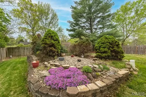 Exterior - 716 Reinke Rd, Ballwin, MO 63021 photo 7 of 8