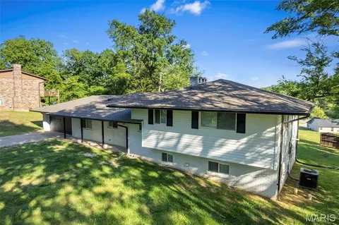 1859 Lakeshore Dr, Cape Girardeau, MO 63701