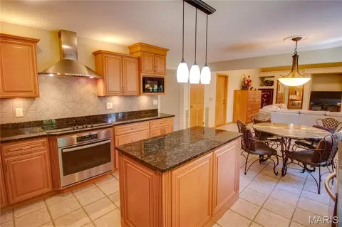 Kitchen - 4432 Thatcher Rd, Alton, IL 62002 photo 4 of 4