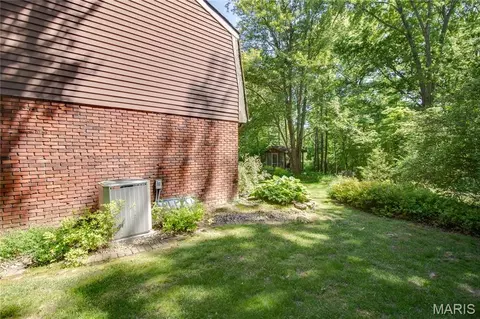 Exterior - 4432 Thatcher Rd, Alton, IL 62002 photo 6 of 17