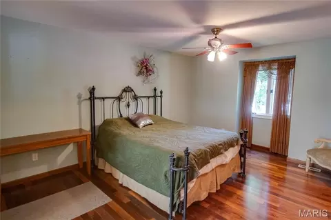 Bedroom - 4432 Thatcher Rd, Alton, IL 62002 photo 1 of 9