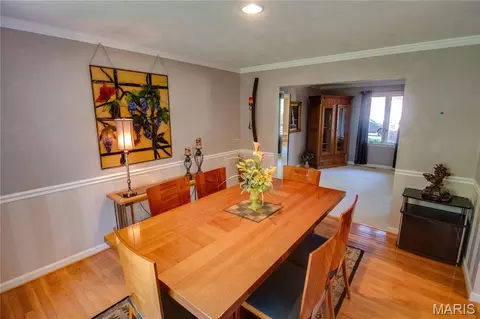Dining - 4432 Thatcher Rd, Alton, IL 62002 photo 3 of 5
